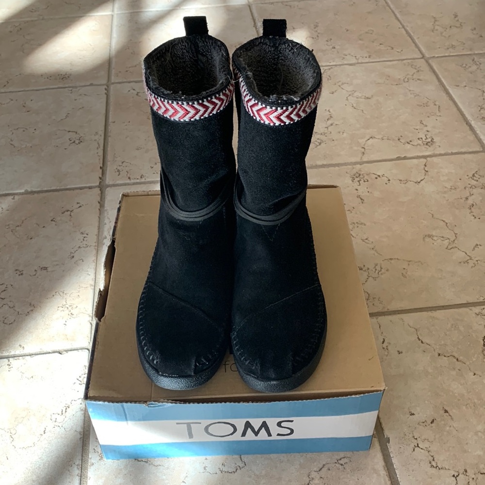 Last Chance! Toms Women Nepal Boot Black Suede Trim